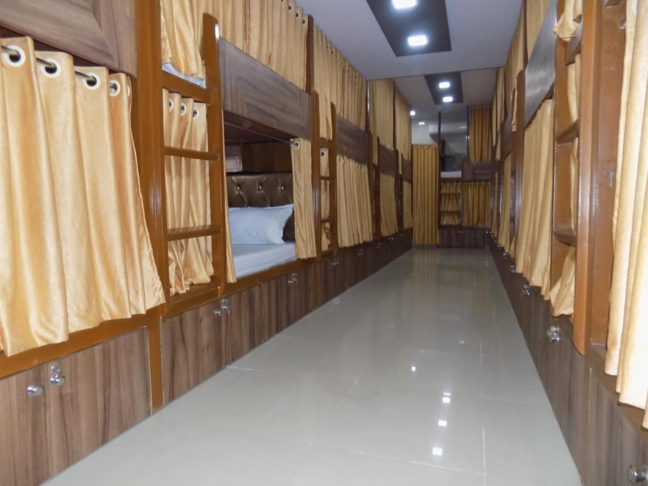 Metro Inn Dormitory Bombay Esterno foto