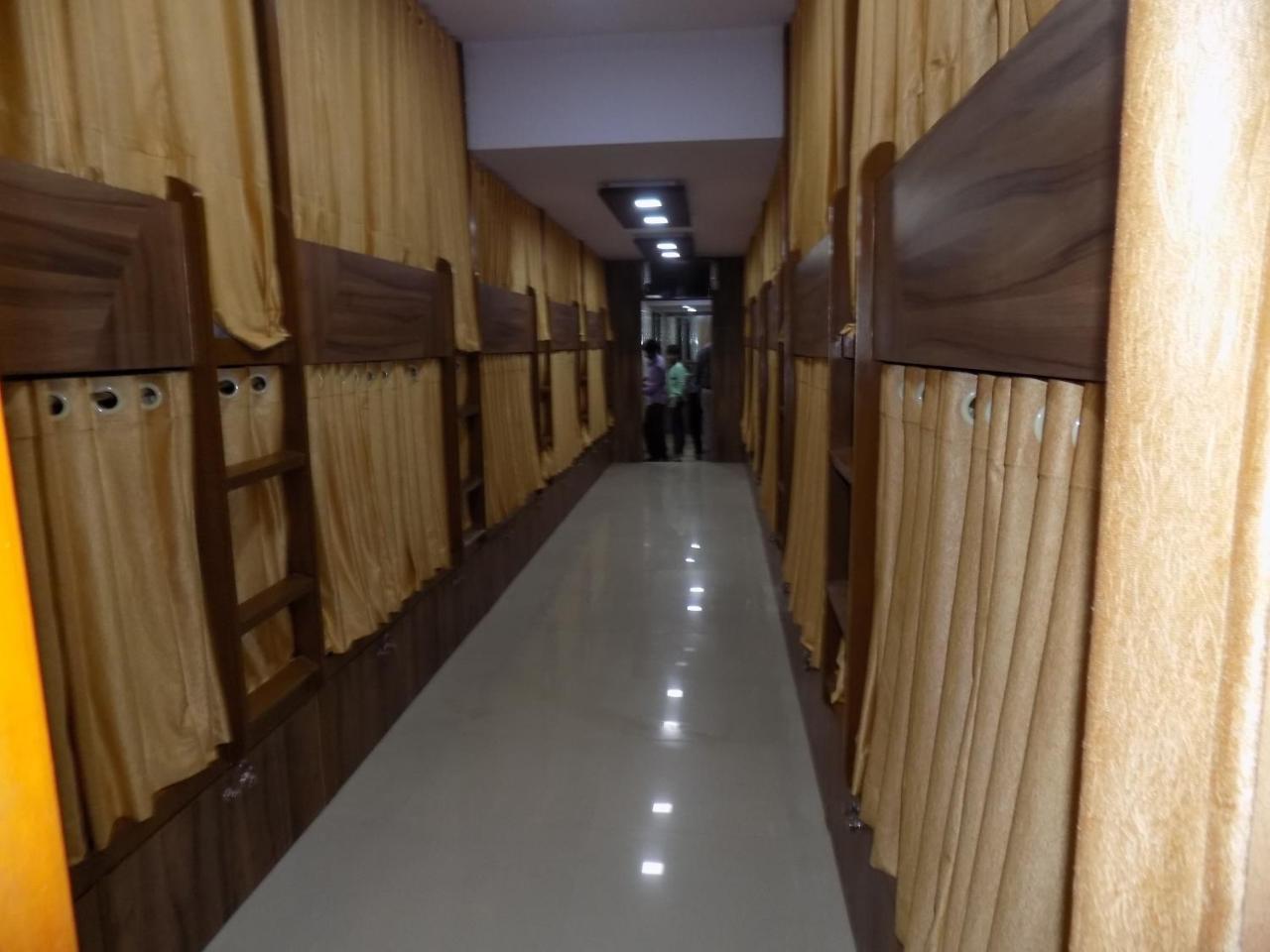 Metro Inn Dormitory Bombay Esterno foto
